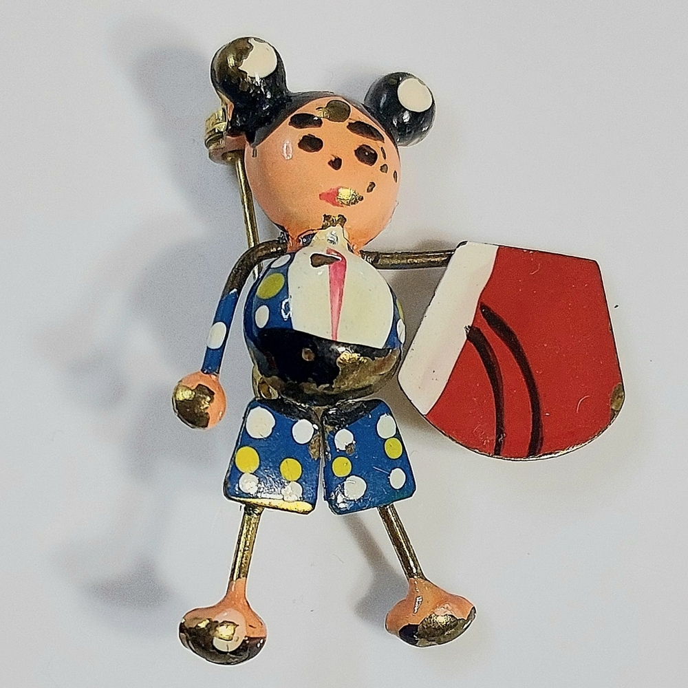 Vintage Spanish Matador bullfighter brooch pin